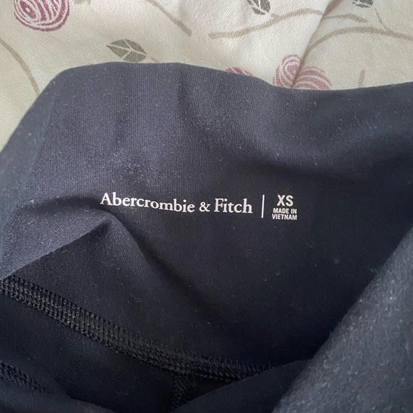 Abercombie and fitch criss cross biker shorts - Picture 3 of 3